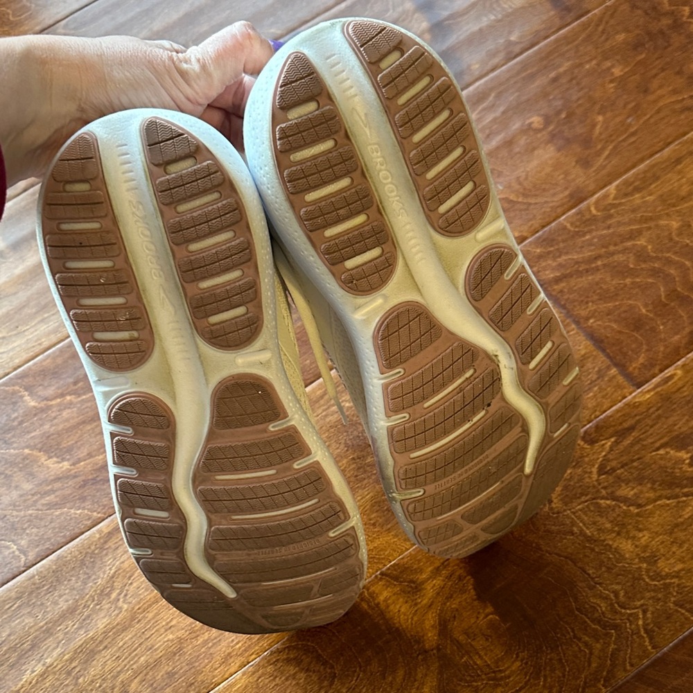 Brooks Ghost Max Running Shoes - image 6